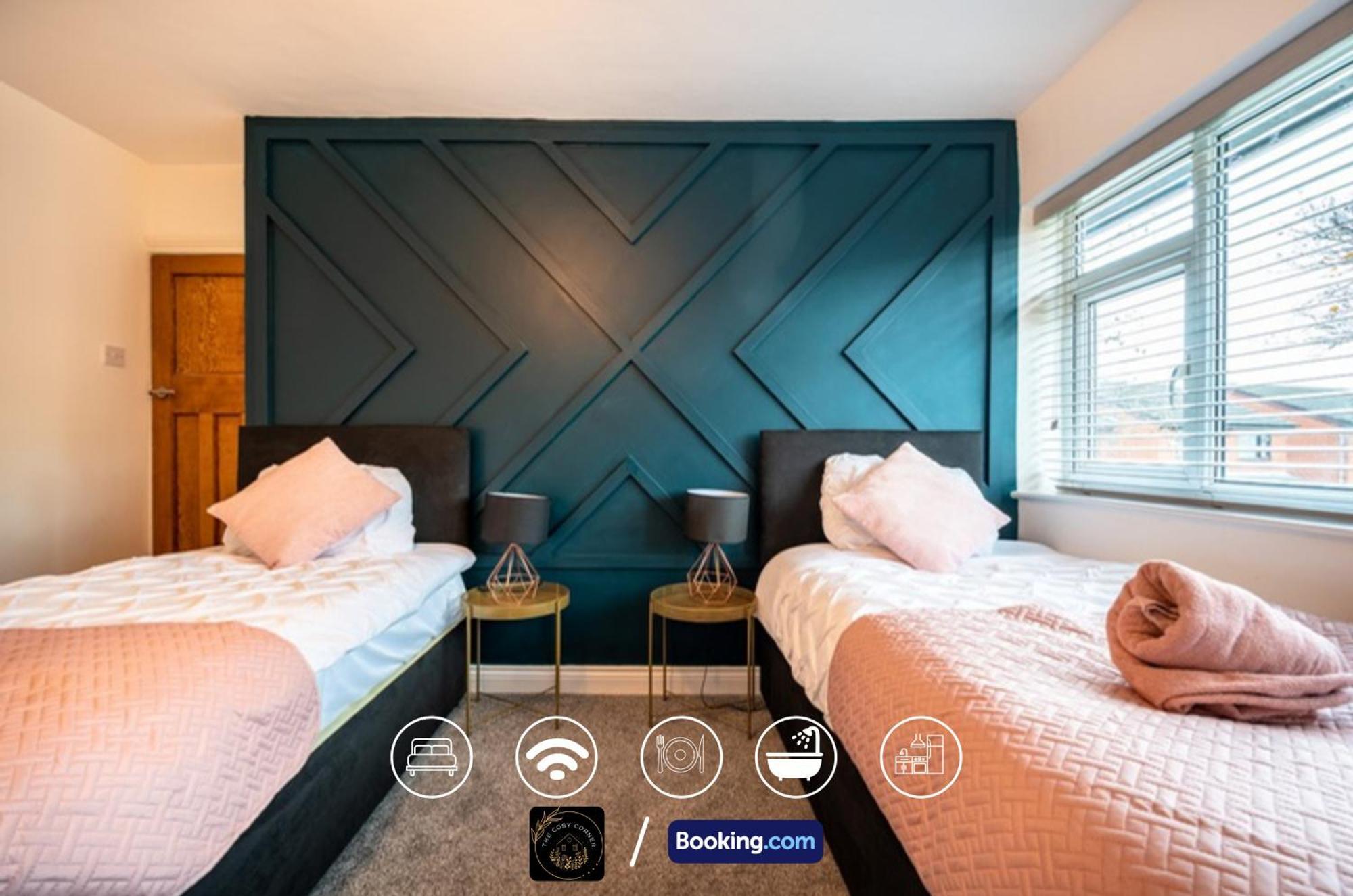 Cosy 3-Bed House, Garden & Free Parking In Stretford Apartment Manchester Bagian luar foto